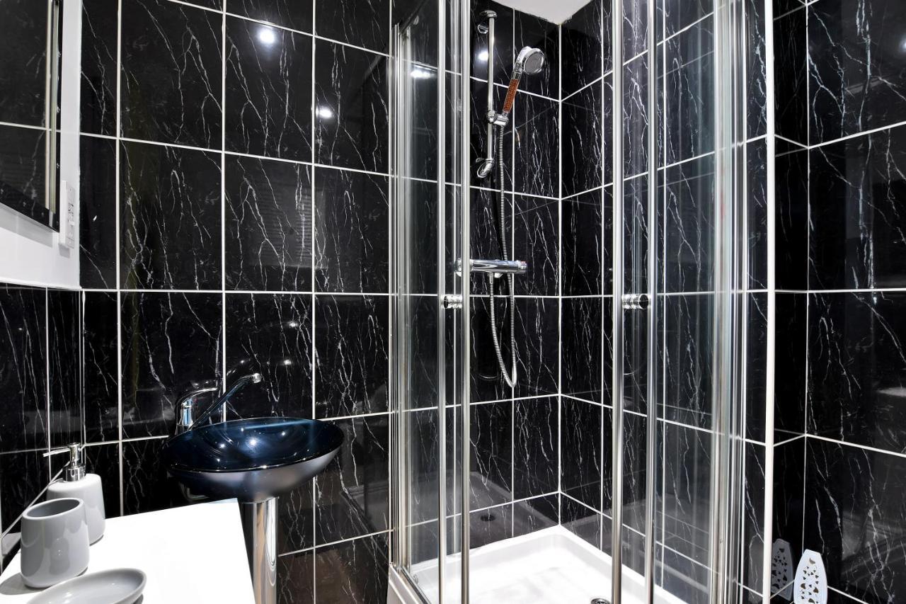 Xclusive Living Stay In City Centre, The Qube เบอร์มิงแฮม ภายนอก รูปภาพ
