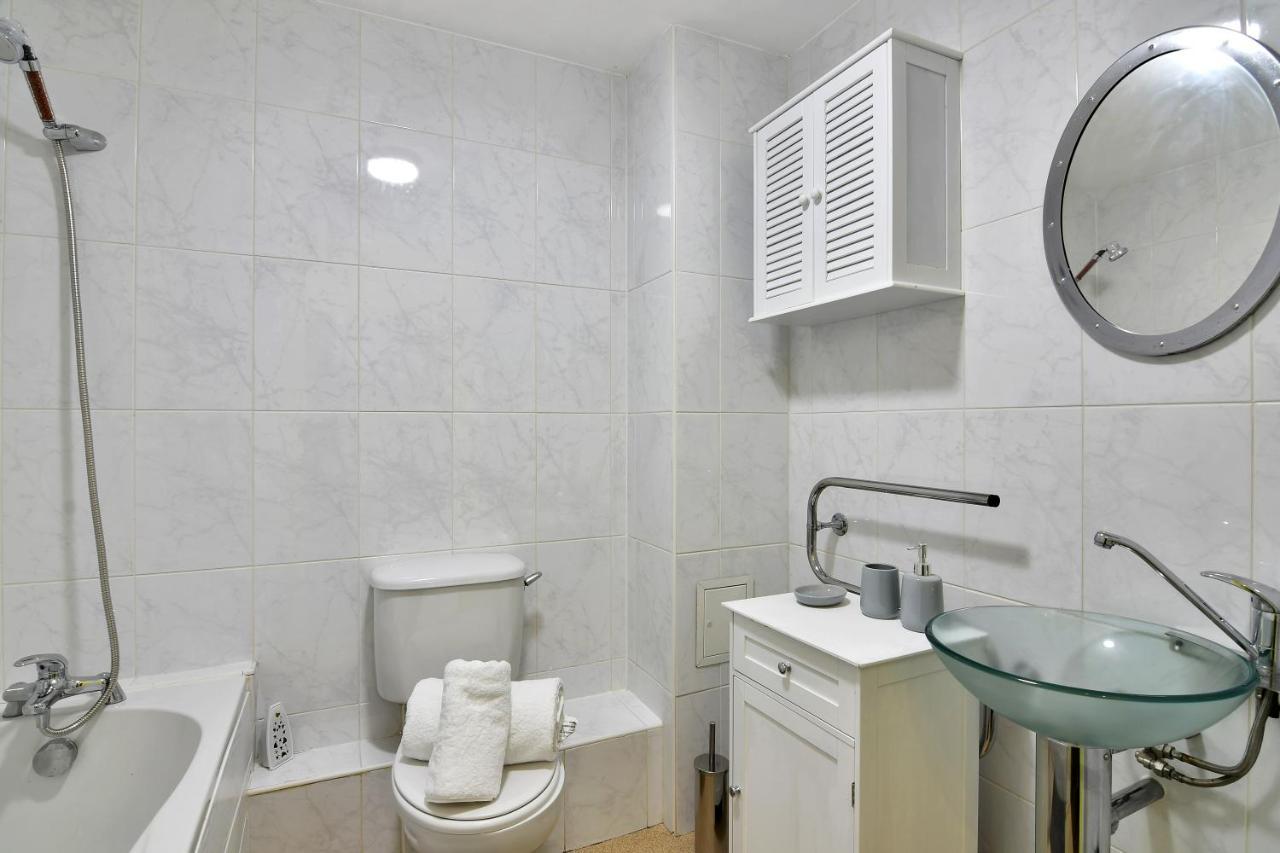 Xclusive Living Stay In City Centre, The Qube เบอร์มิงแฮม ภายนอก รูปภาพ